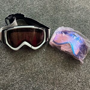 Used Smith Stance Ski Goggles and Extra Lenses Bundle